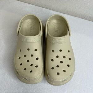 Crocs Classic Crush Platform Clog Mens 7 Womens 9 Bone Beige Cushy Comfort